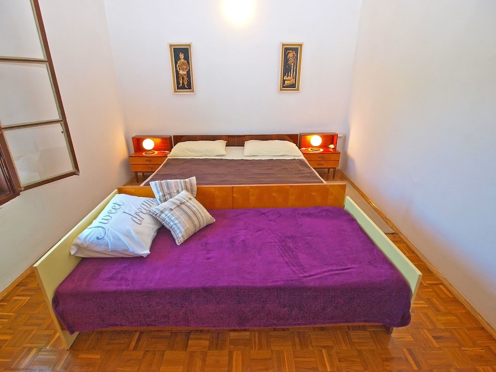 Standard Studio, 1 Bedroom (950/2409)