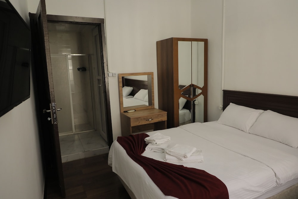 Classic Triple Room - Photo 1