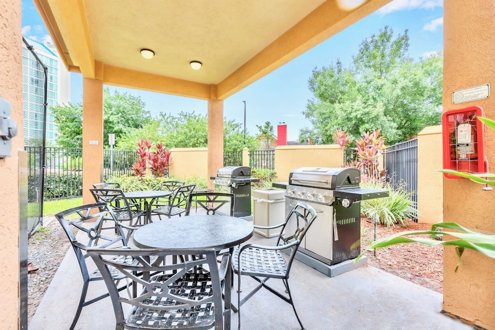 Condo Near Universal Studios With Pool , Hot Tub, Photo 9