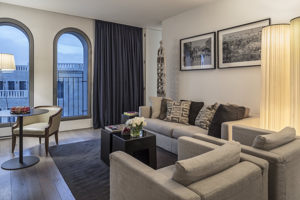 Residence Suite - Photo 1