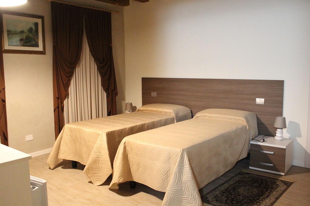Double Or Twin Room photo 1