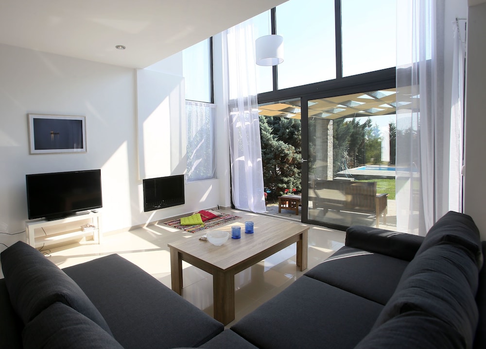 Luxury Villa, 3 Bedrooms, Private Pool photo 3