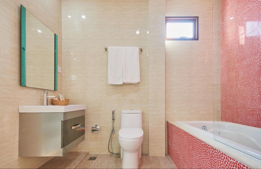 Honeymoon Room + Free Airport Transfer photo 3