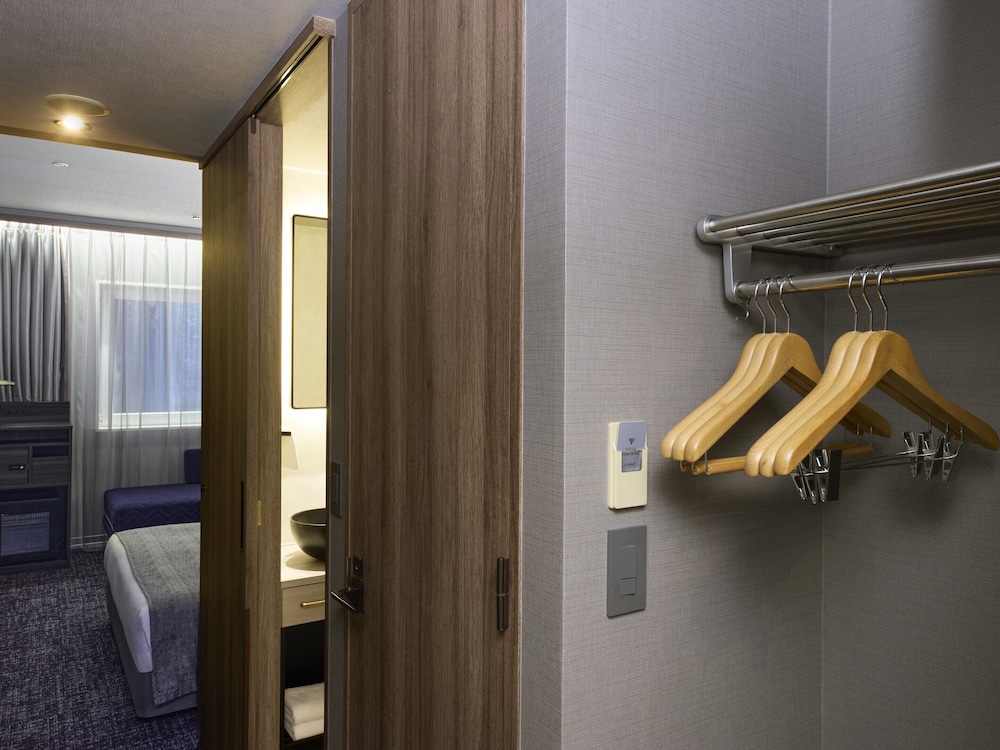 Double Room with Sofa for 3 people (Shower booth), Non Smoking - Photo 3