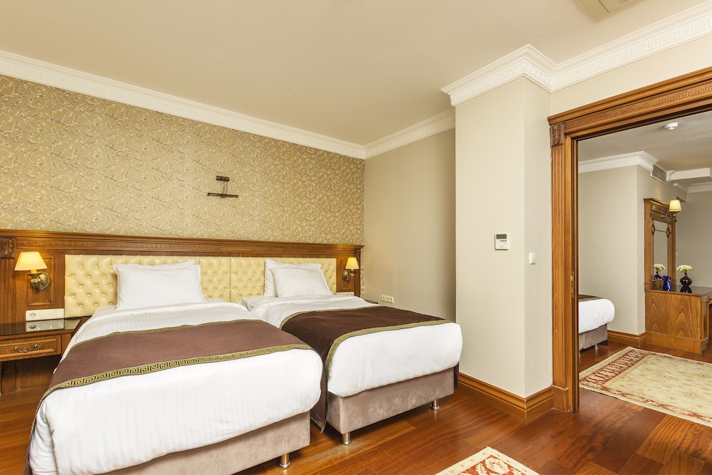 Family Quadruple Room, Connecting Rooms, City View photo 2
