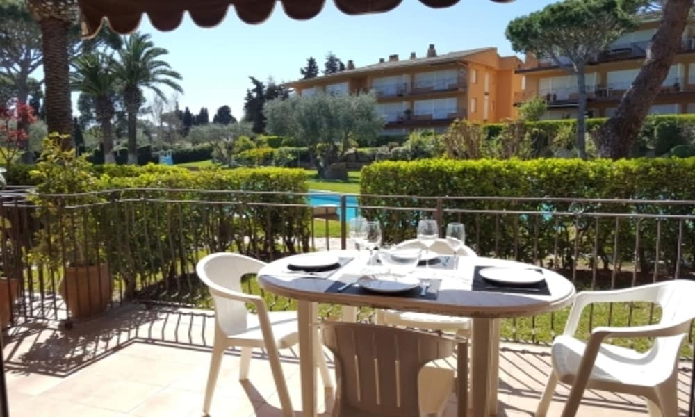 Family Apartment, 2 Bedrooms, Pool View photo 2