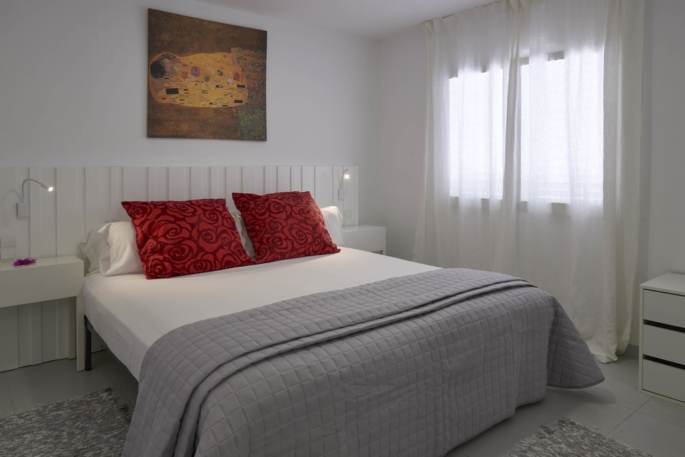 Apartment, 2 Bedrooms, Balcony, Sea View