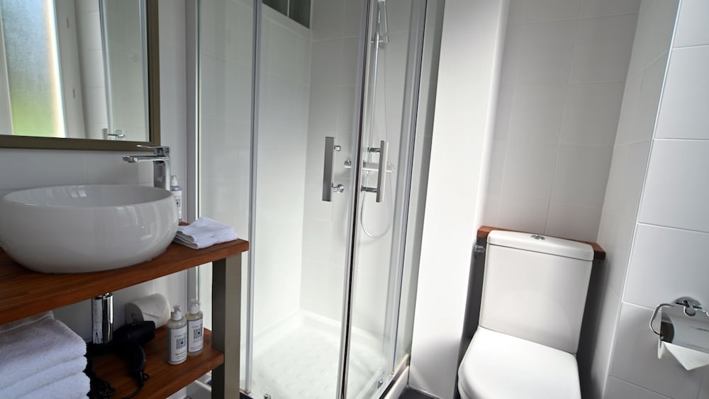 Comfort Double Room, 1 Queen Bed, City View, photo 6
