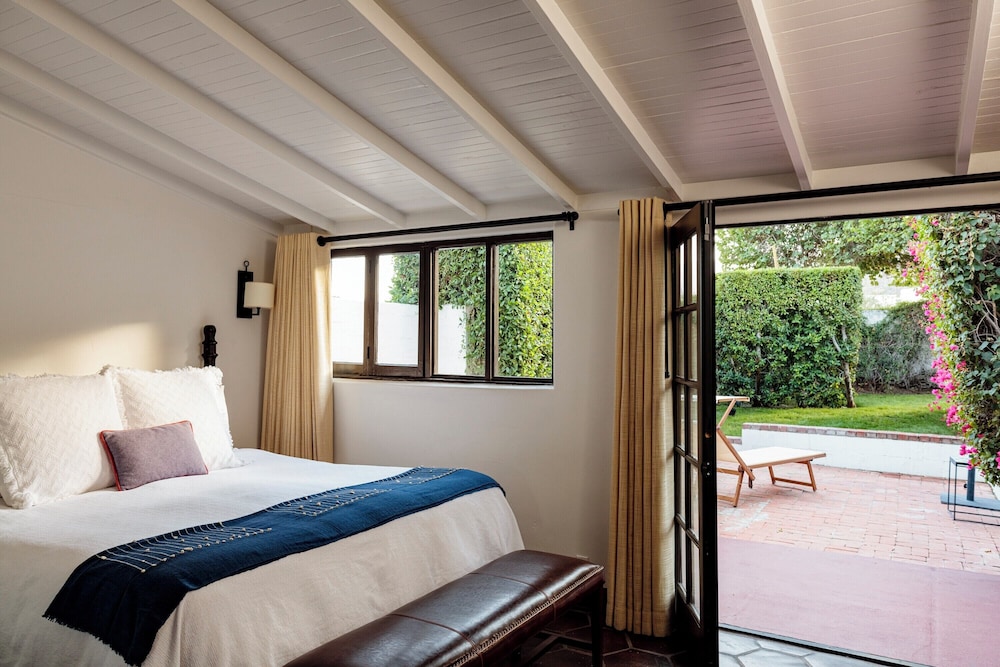 Premium Guest Room with Patio (Non Smoking) - Photo 1