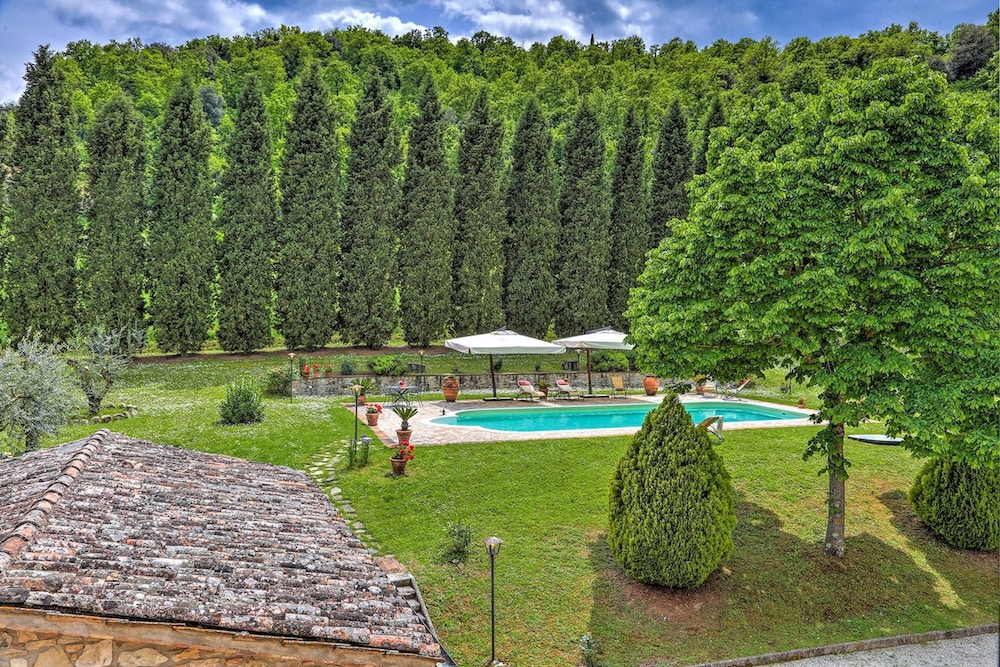 Villa photo 3