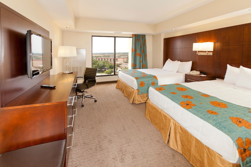 Club Suite, Non Smoking, City View (Two Queen Beds NO RESORT FEE)