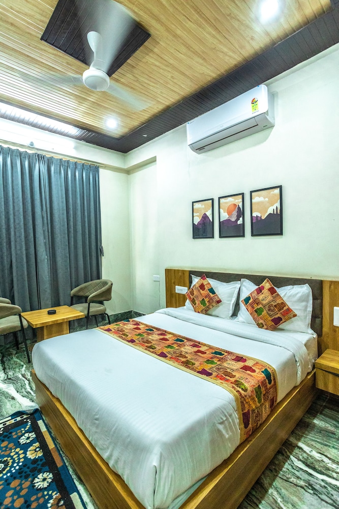 Deluxe Room, 1 Double Bed, Non Smoking photo 1