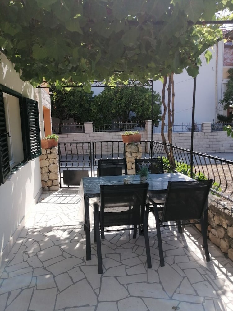 Apartment (Petra - Apartments With Parking - A2()