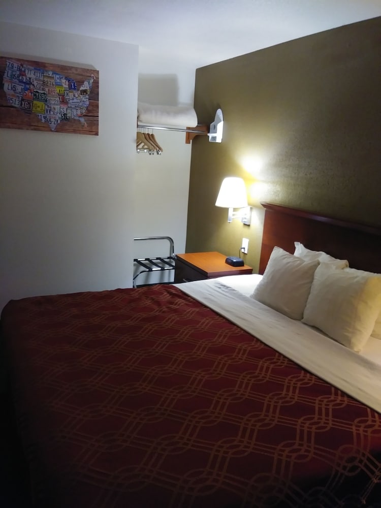 Room, 1 King Bed - Photo 3