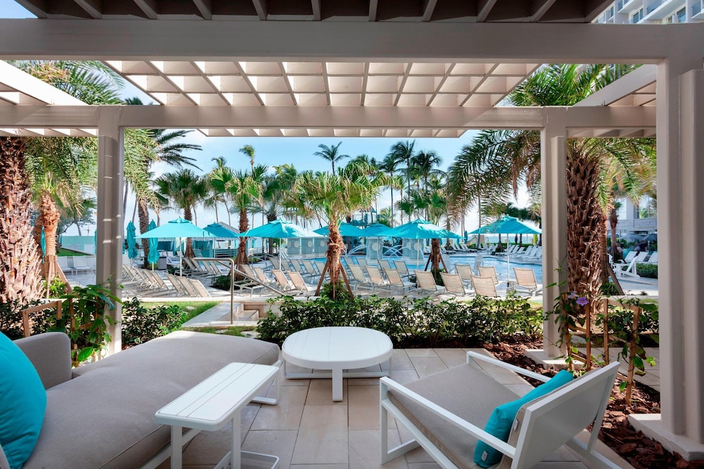 Room, 2 Double Beds, Pool View - Photo 1