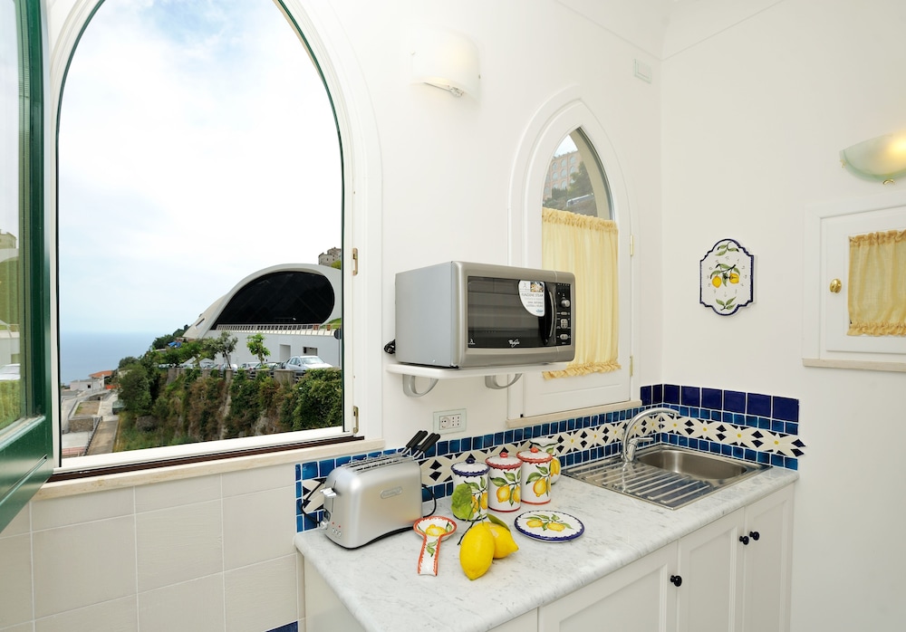 Deluxe Studio, Balcony, Sea View photo 3