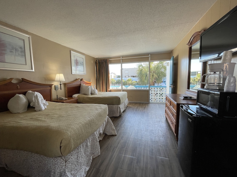 Standard Double Room, 2 Queen Beds, Smoking, Resort View