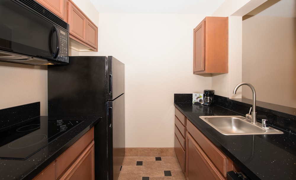 One Bedroom Suite - Photo 4