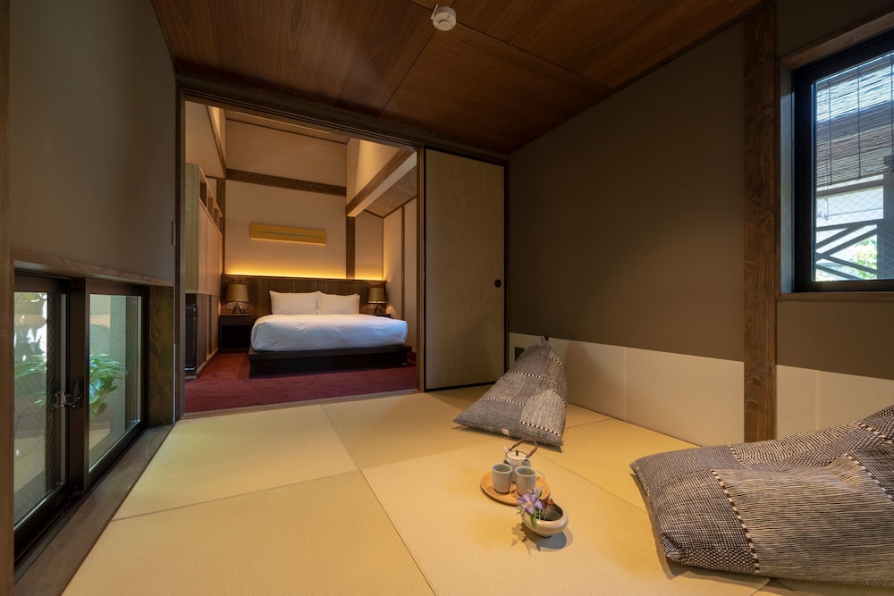 THE KAZAHAYA Suite