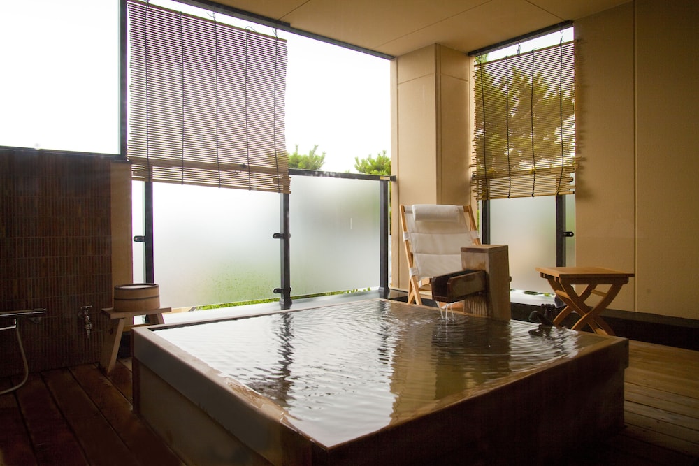 Semi Suite Twin Room with Private Outdoor Bath, Non Smoking, City View photo 3