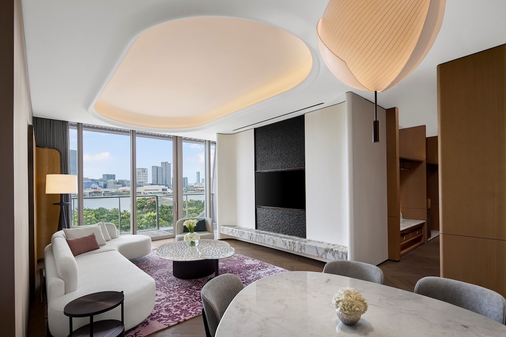 Premium Suite, 1 King Bed