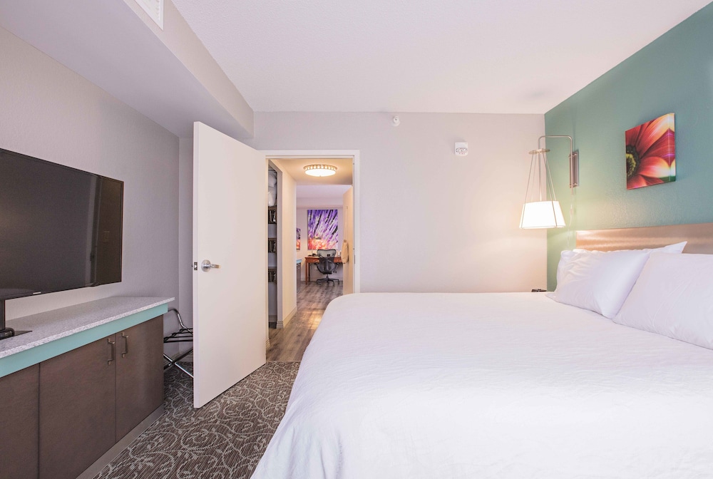 Presidential Suite, 1 King Bed with Sofa bed (1.5 Bathrooms, Accessible Shower) photo 1