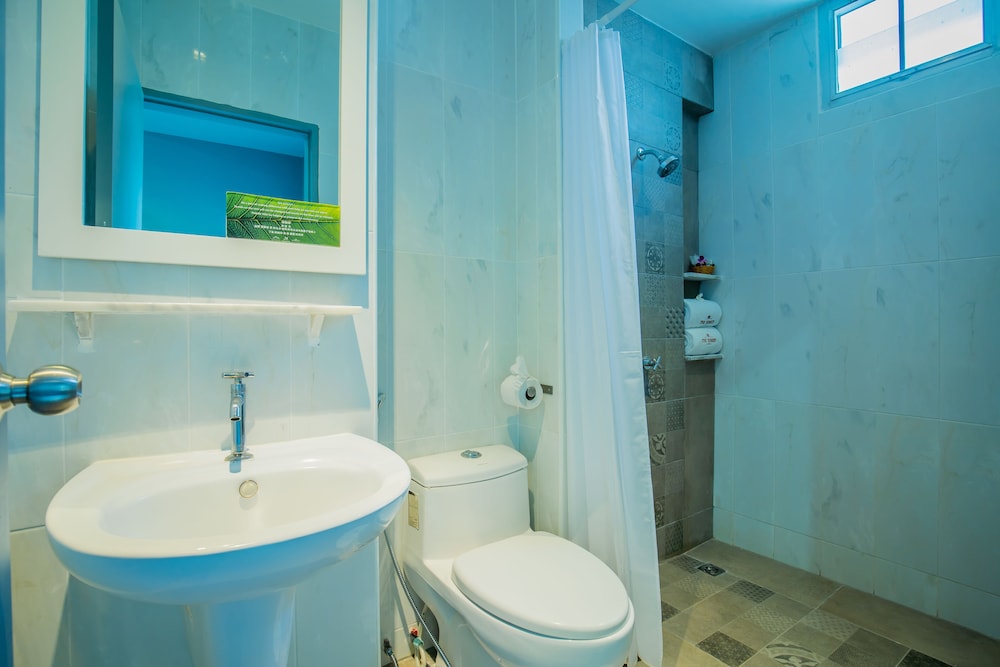 Superior King or Twin Room - Photo 10