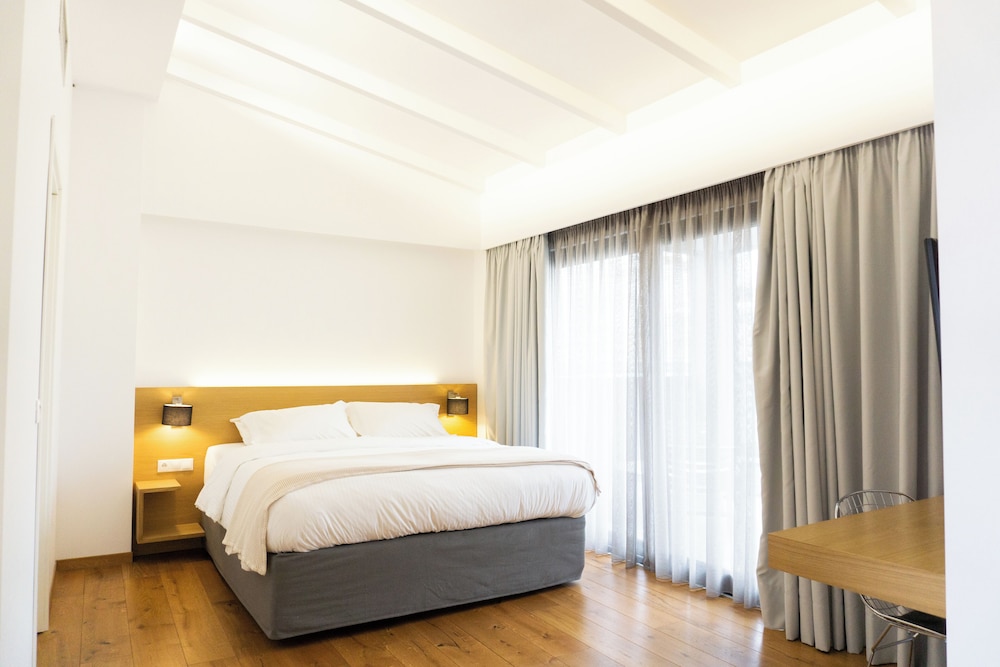 Deluxe Suite, Balcony