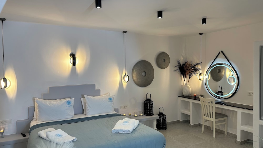 Suite with outdoor hot tub