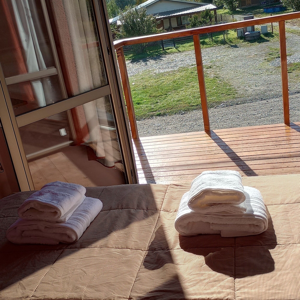 Comfort Cabin, Hill View photo 1
