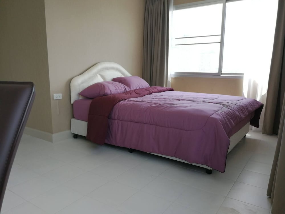 Apartment, 2 Bedrooms, Accessible, City View