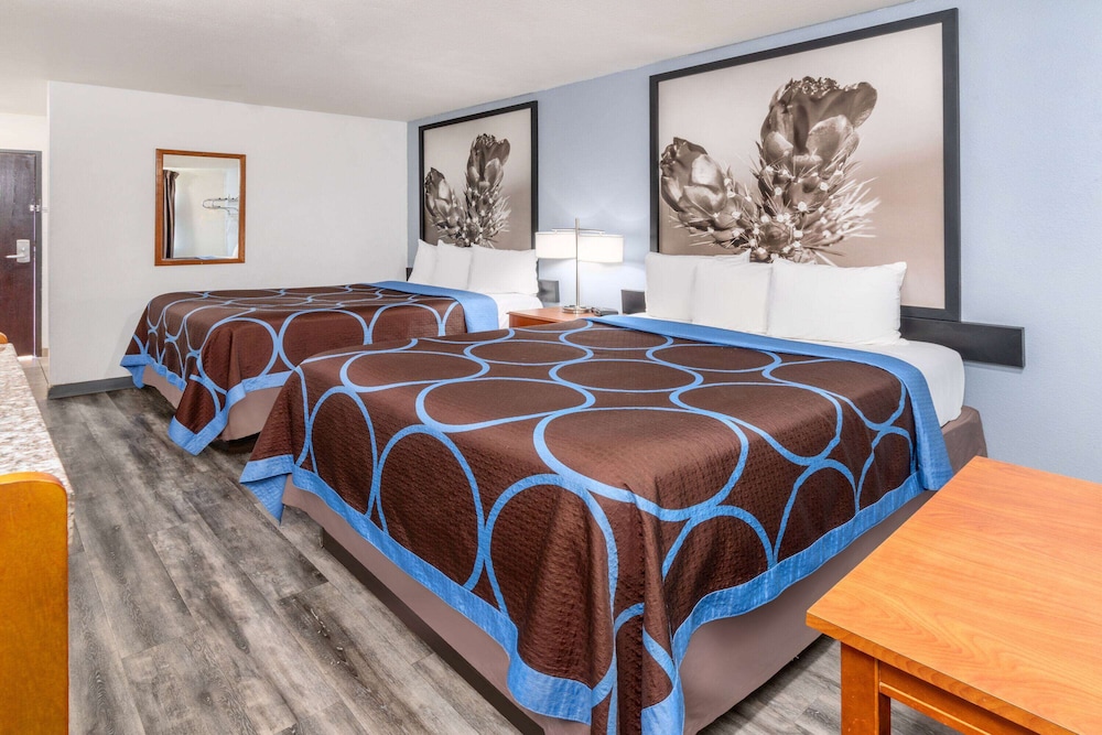 Room, 2 Queen Beds, Non Smoking photo 1