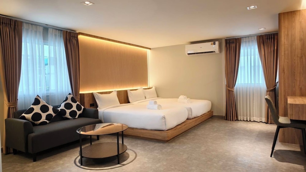 Family Room, 2 Bedrooms