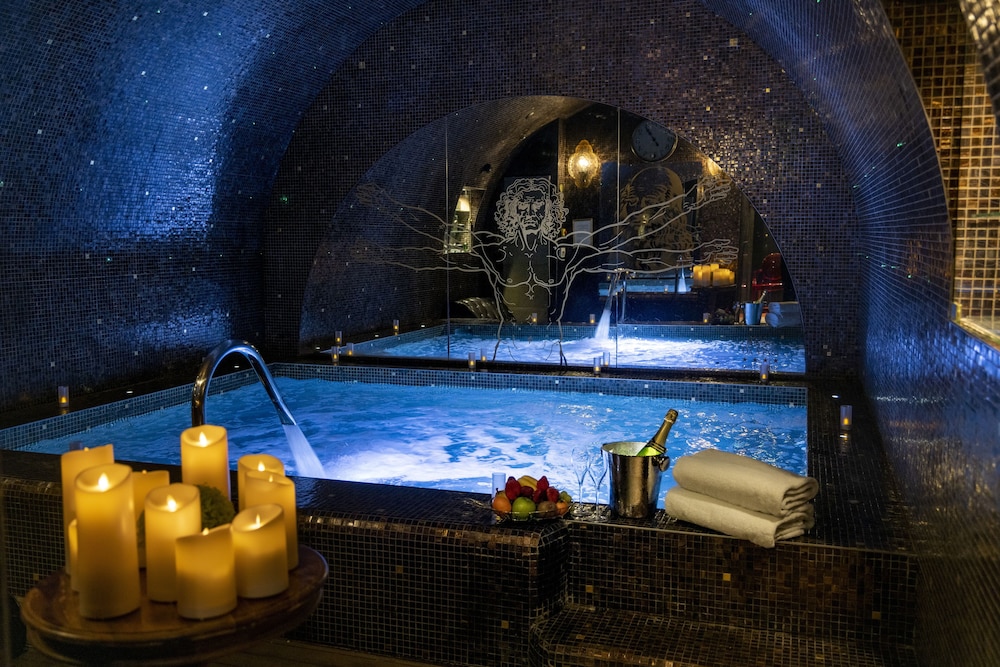 Superior Room with spa access photo 2