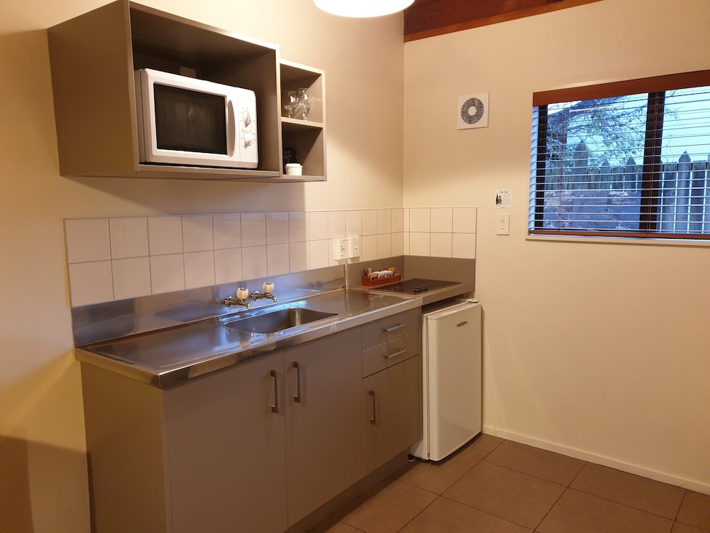 Premium Studio, Non Smoking, Kitchenette photo 3