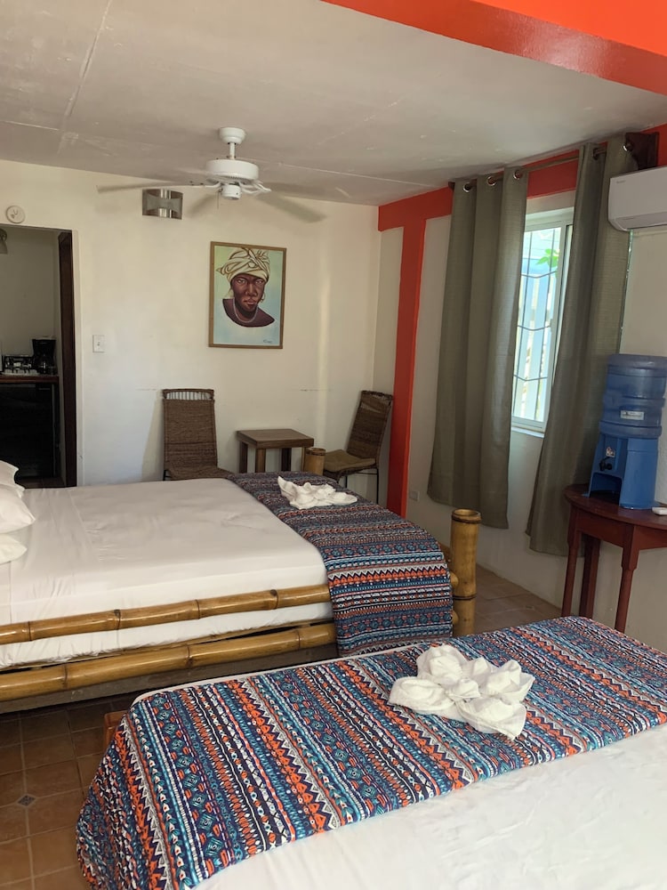 Standard Room, 2 Queen Beds, Refrigerator, Courtyard Area