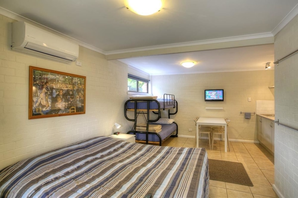 Standard Studio, Non Smoking, Kitchenette (Studio Cabin) photo 2