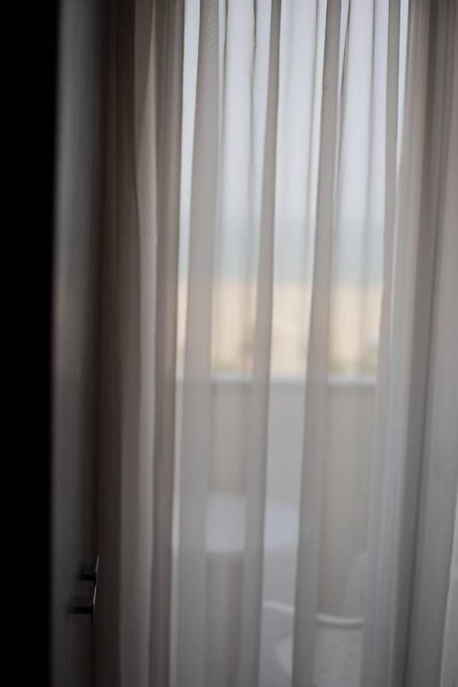 Superior Triple Room, Partial Sea View - Photo 4