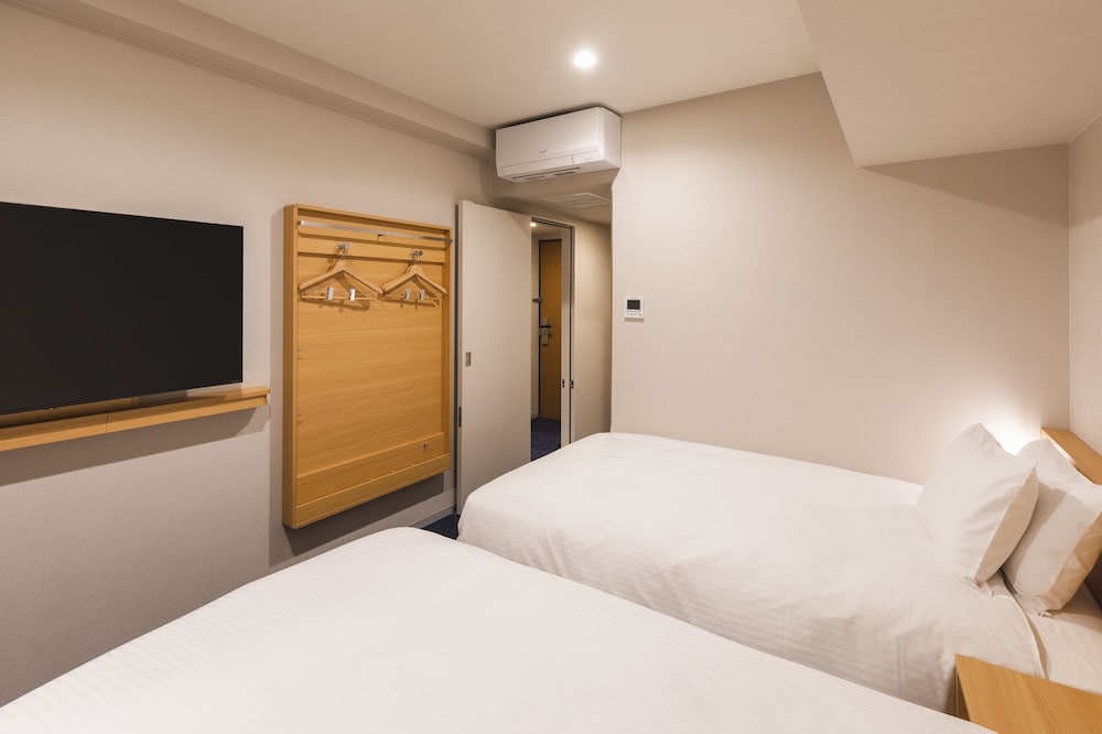Family Room, 2 Bedrooms - Photo 3