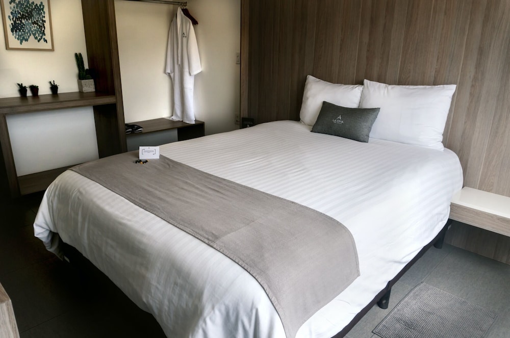 Premium Suite, 3 Bedrooms, Vineyard View