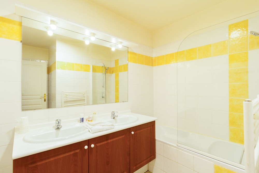 3 Rooms 6 photo 2