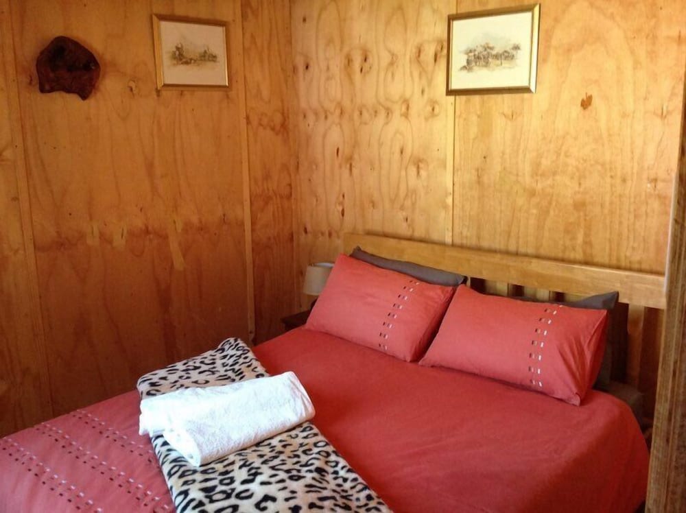 Riverside Cabin photo 2