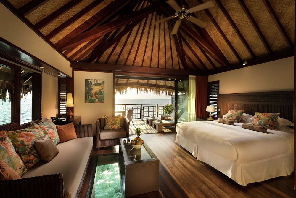 King Bungalow With Lagoon View