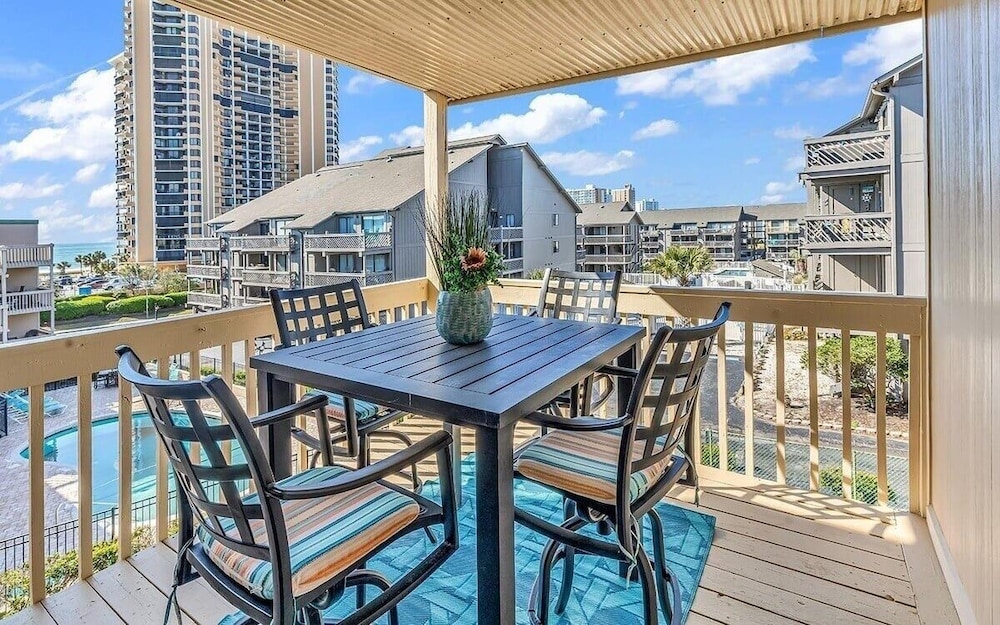 Condo, 2 Bedrooms
