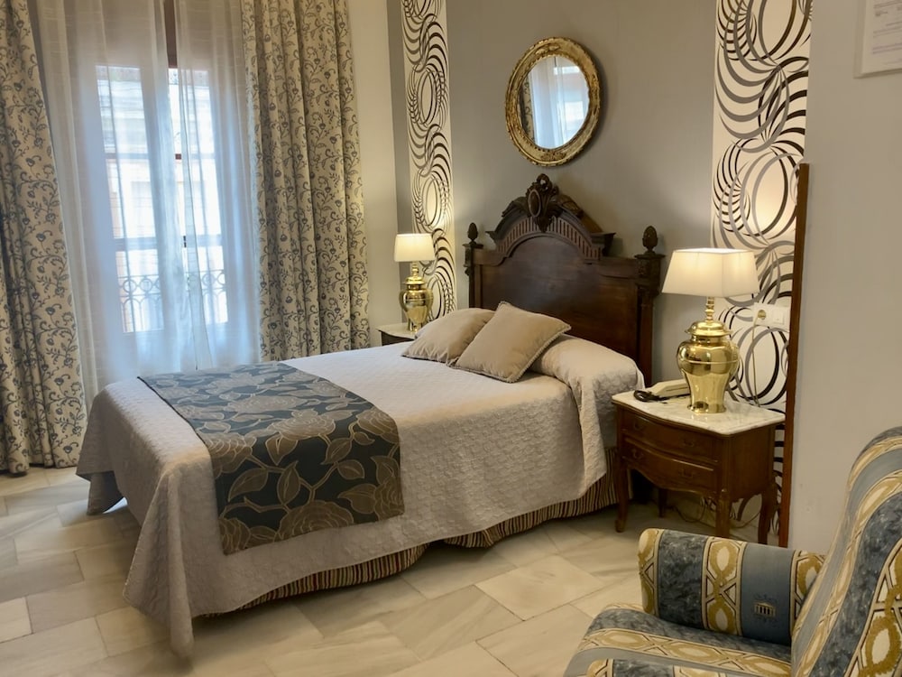 Double Room - Photo 13