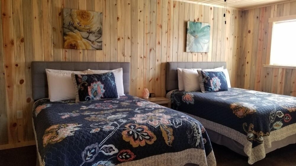 Cabin 8 photo 1
