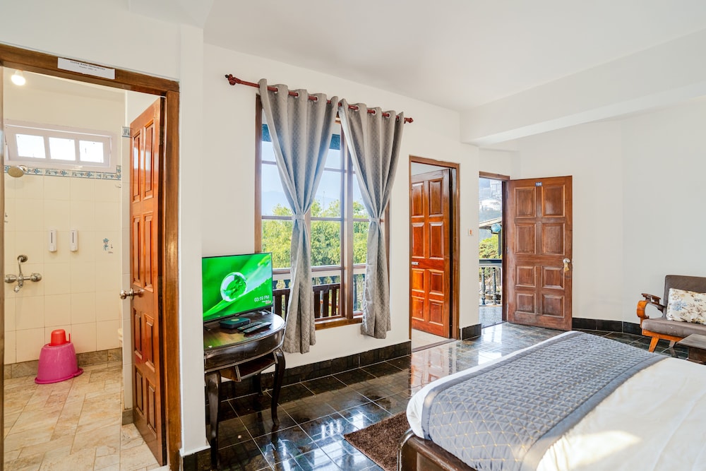 Executive Room - Photo 21