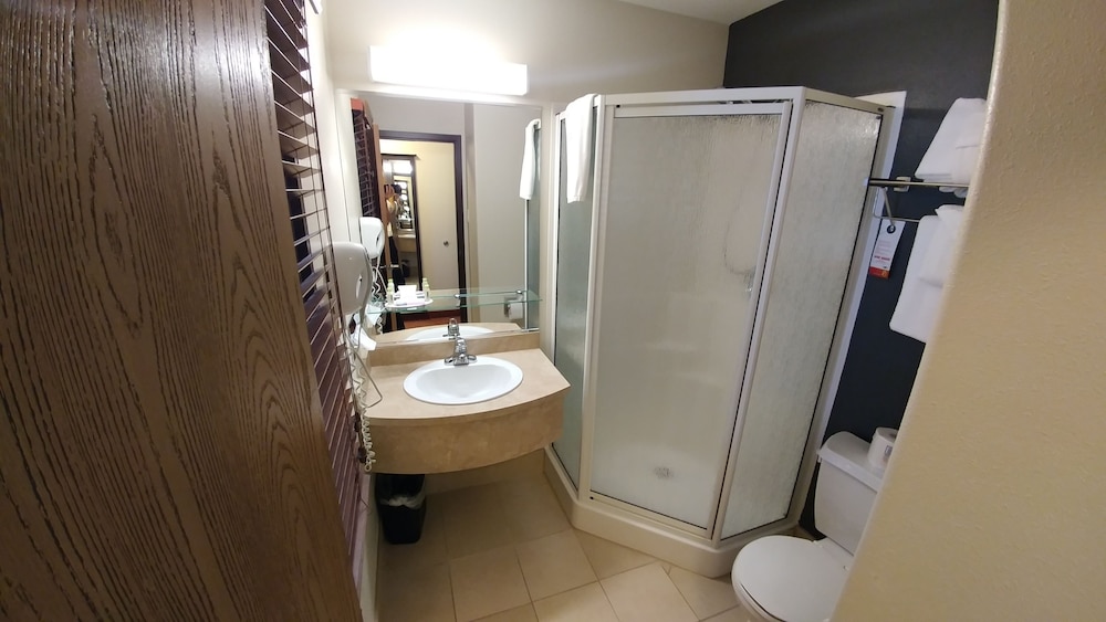 Suite, 2 Queen Beds, Non Smoking - Photo 3
