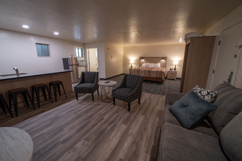 Family Studio Suite, 1 King Bed with Sofa bed
