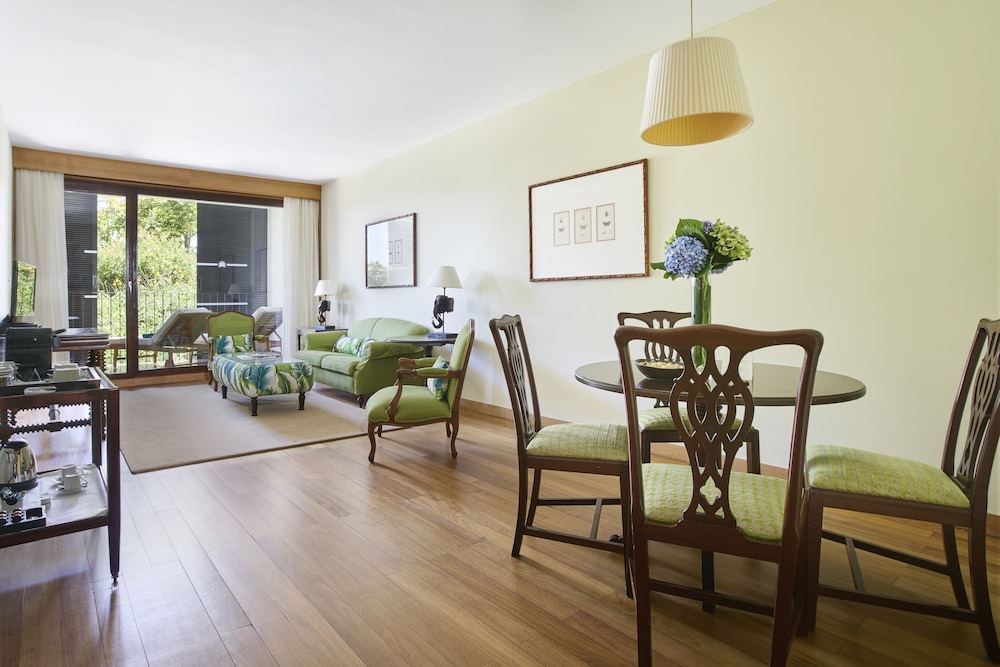 Deluxe Suite photo 2